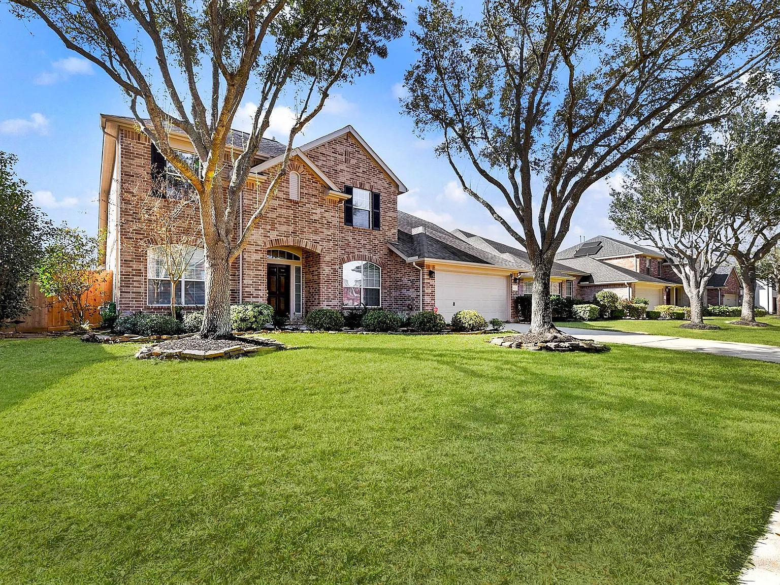 4 bed, 3.5 bath, 2888 sqft, $2,900 — Photo 2