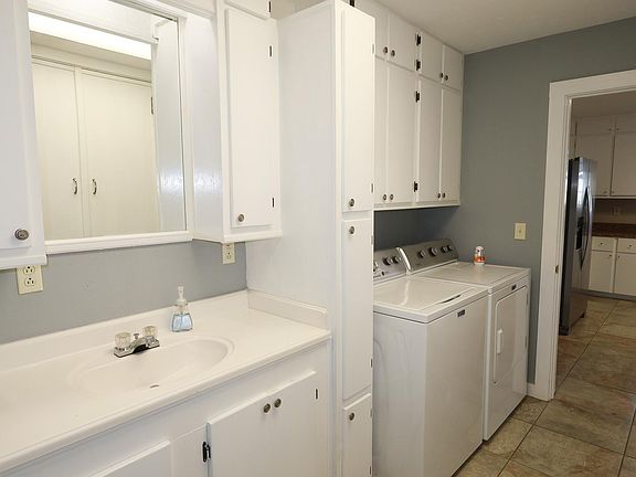 5th image of 284-288 W Jentsch Rd