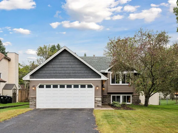 12528 Flintwood St NW, Coon Rapids, MN 55448
