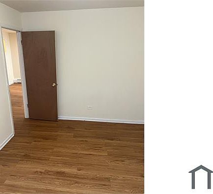2nd image of 6002 N Kenmore Ave