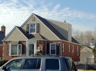 45 Pearl St, New Hyde Park, NY 11040