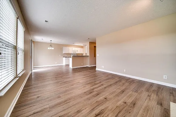 102 Wagon Ct — Photo 15