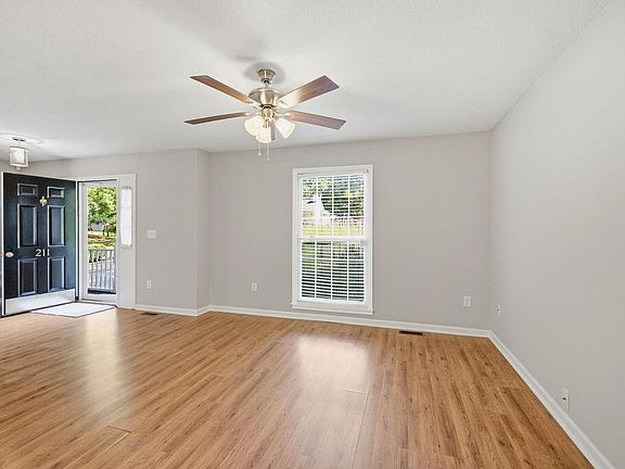 3rd image of 211 Alpine Way