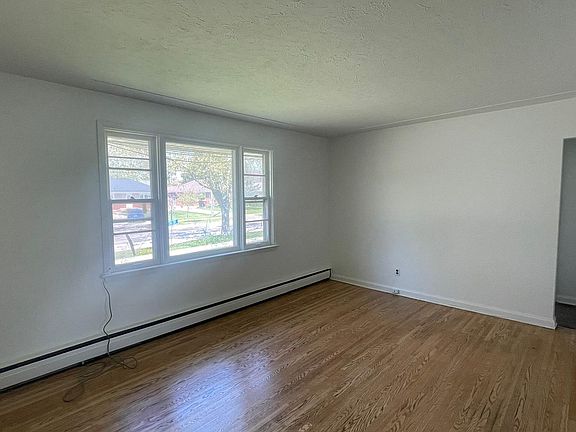 5th image of 1893 Wavell St #3