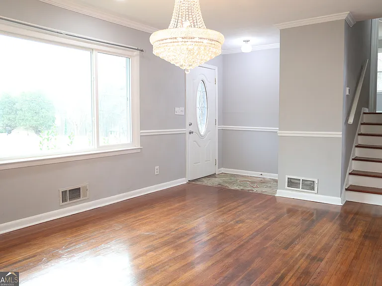 2657 Crestdale Cir SE — Photo 2