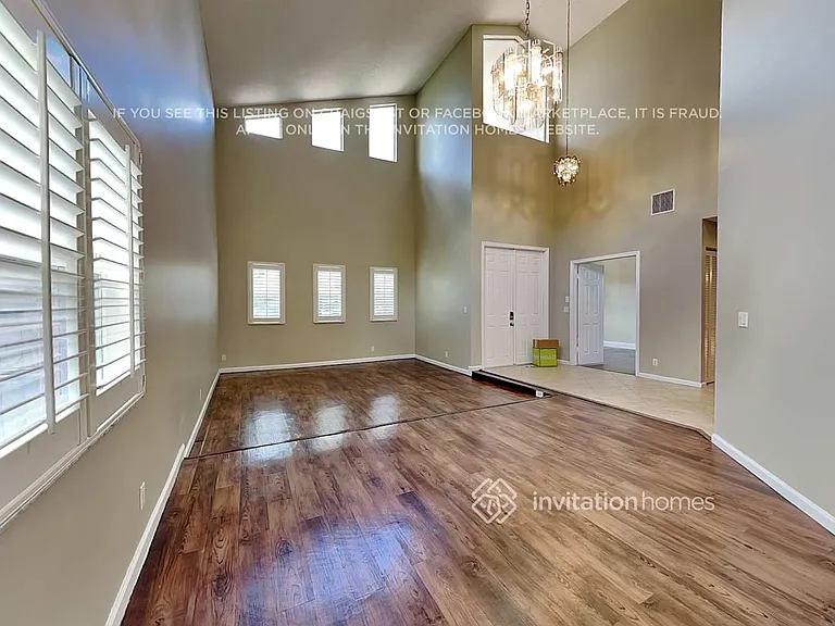 4433 NW 67th Ave — Photo 3