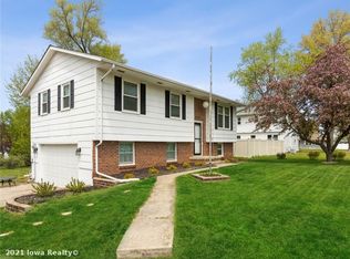 103 N M St, Indianola, IA 50125