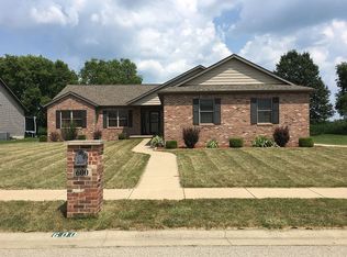 600 Orchard Ave, Chatham, IL 62629