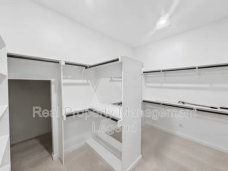 809 Jamestown Ln — Photo 35
