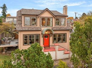 266 NE 43rd St, Seattle, WA