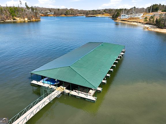 4th image of 2819 Point Overlook