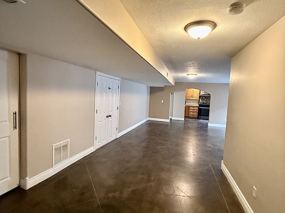 3rd image of 4427 S Lago Grande Dr