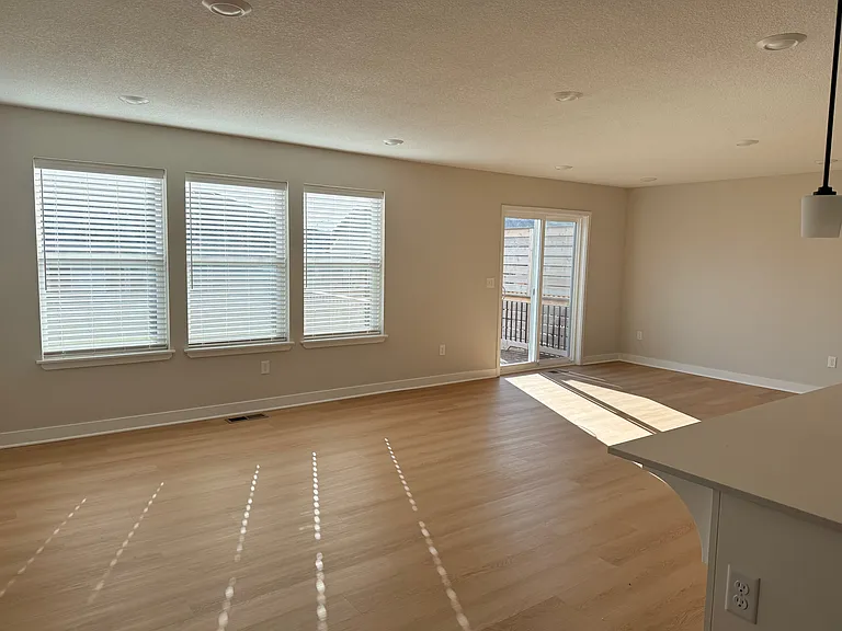 19703 W 195th Pl — Photo 12