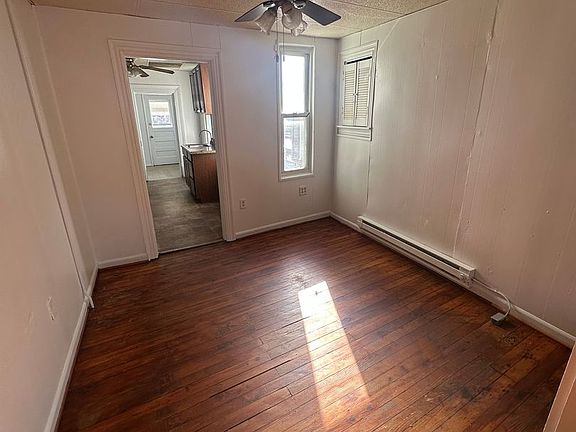 4th image of 728 Glen Pl