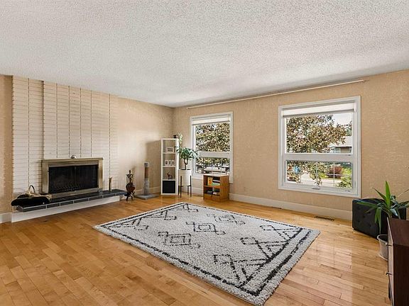 4th image of 1824 N Lake Bonavista Dr SE