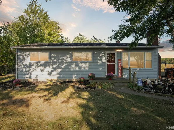 13000 Strasburg Rd, La Salle, MI 48145