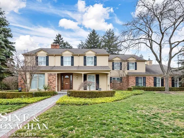 85 S Duval Rd, Grosse Pointe Shores, MI 48236