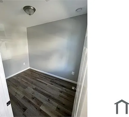 1709 E St NE #4 — Photo 5