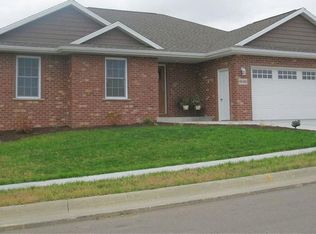 6630 Wellington Ln, Dubuque, IA 52003