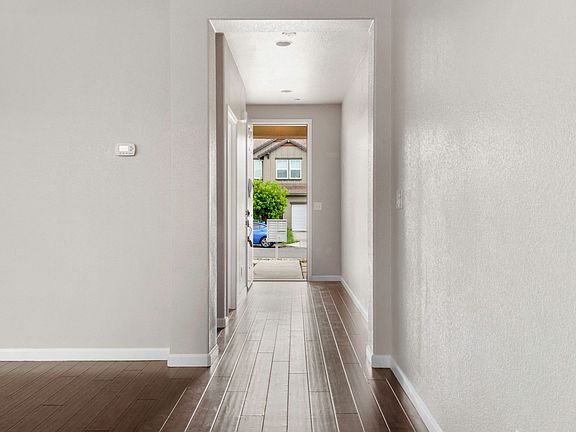 4th image of 3249 Torrance Ave