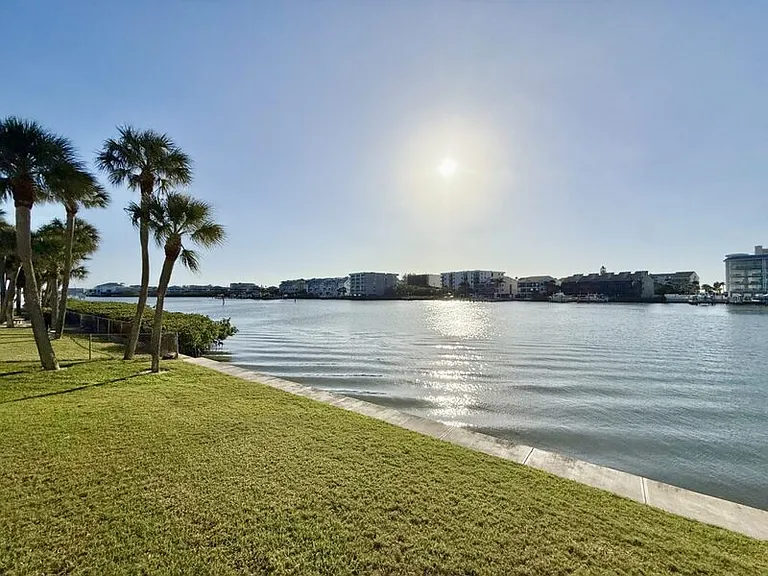 10350 Imperial Point Dr W #10 — Photo 52