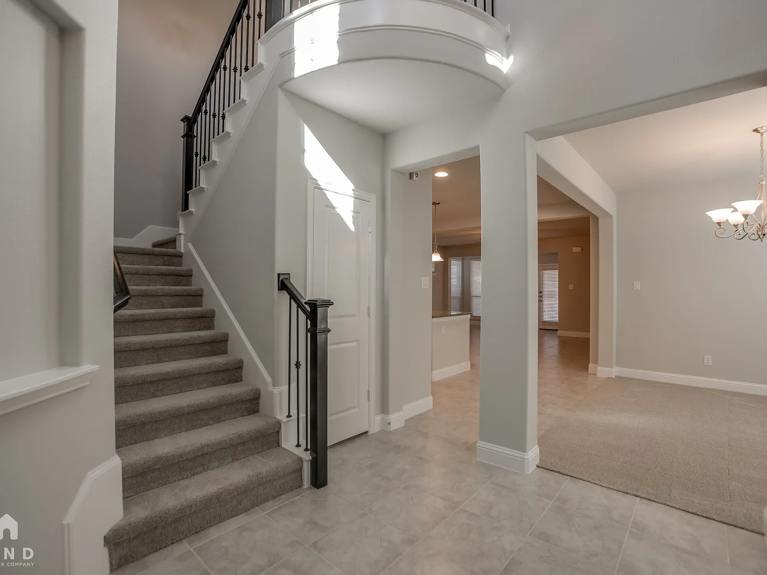 3 bed, 2.5 bath, 2235 sqft, $3,399 — Photo 4