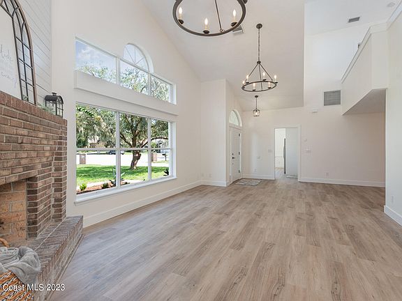 3rd image of 3320 Treetop Dr