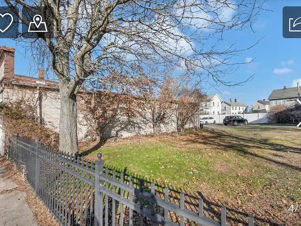 2nd image of 47 Pearl St
