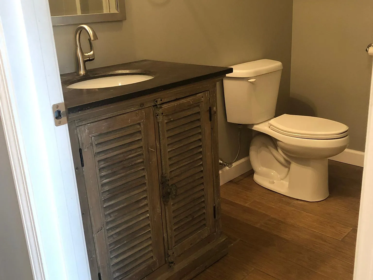 1 bed, 900 sqft, $1,000 — Photo 4