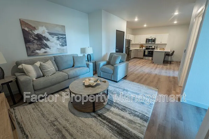 Studio, 120 sqft, $800 — Photo 3