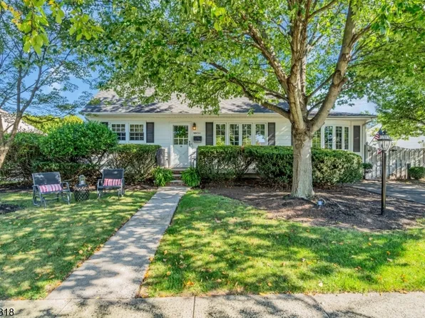 51 Louise Dr, Manville Boro, NJ 08835