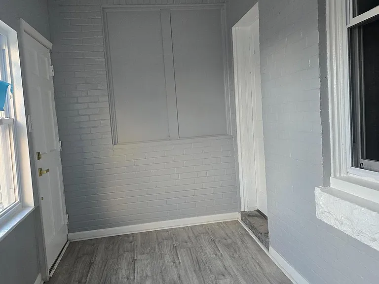 211 Spruce St — Photo 2