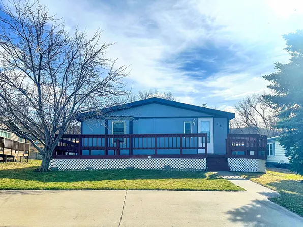 131 Hampton Dr, Pierre, SD 57501