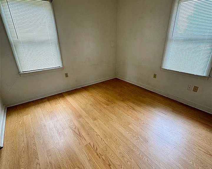 2841 Featherston Ave — Photo 5