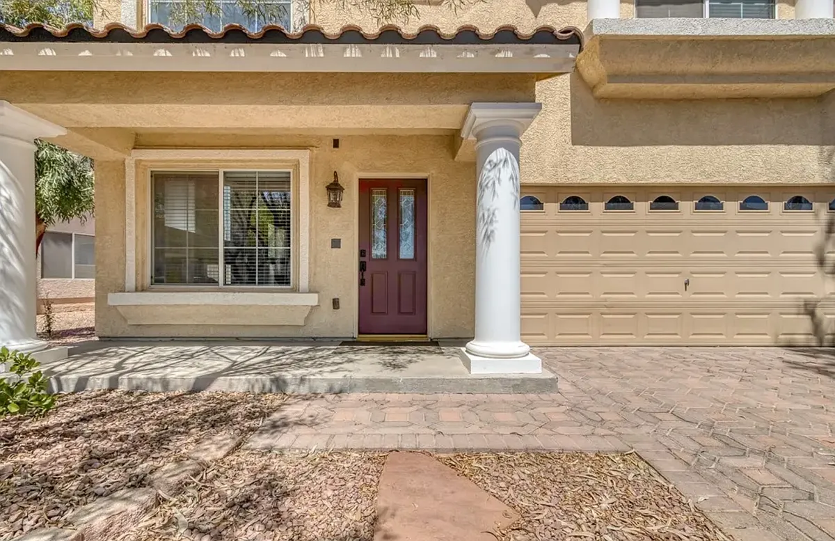 Front of house - 10941 Royal Highlands St