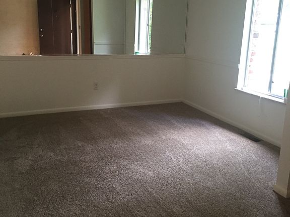 4th image of 10 Burwood Ct