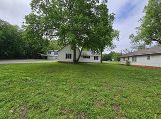 308 E Washington St, Tecumseh, OK 74873