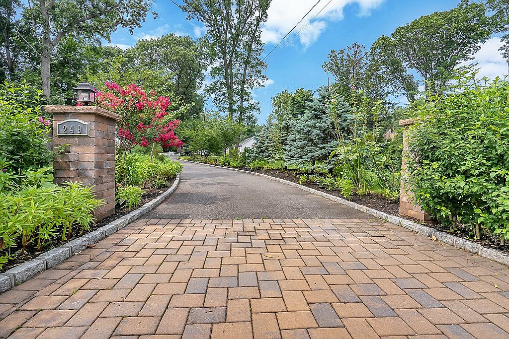 249 Cold Spring Rd, Syosset, NY 11791 Zillow