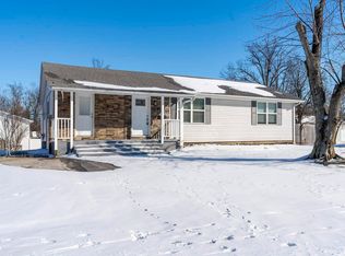 920 S 10th St, Herrin, IL 62948