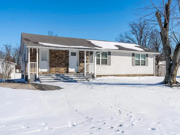 920 S 10th St, Herrin, IL 62948