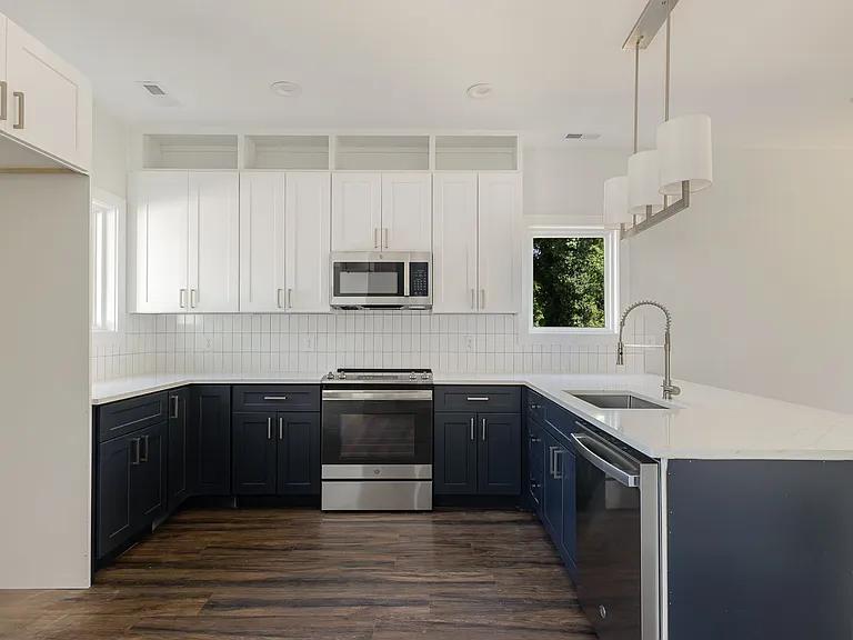 819 S Alston Ave — Photo 5