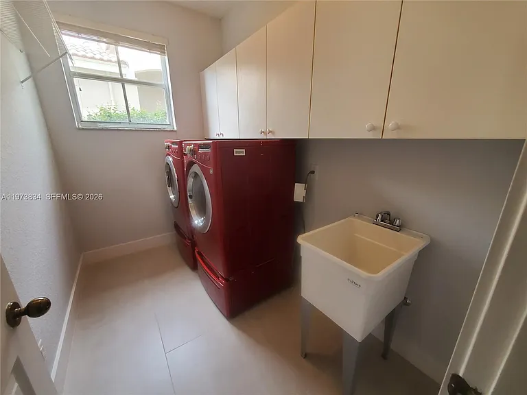 1527 Winterberry Ln — Photo 16