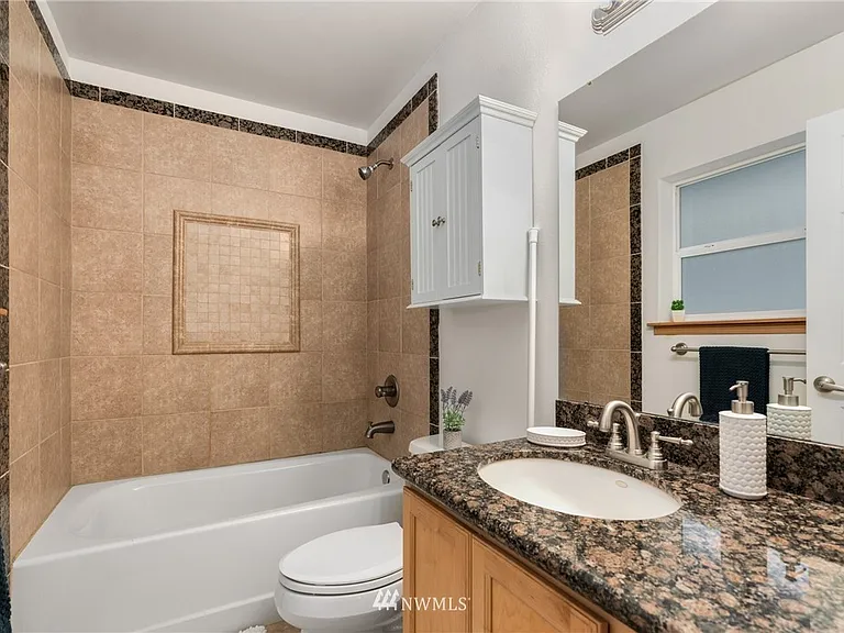 5070 23rd Ave SW — Photo 15