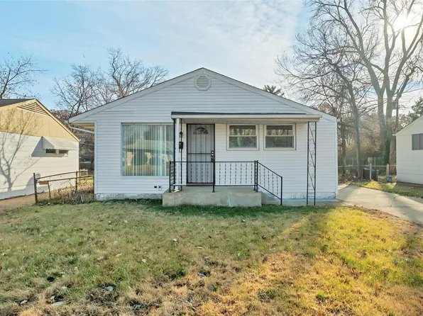 10764 Spring Garden Dr, Saint Louis, MO 63137