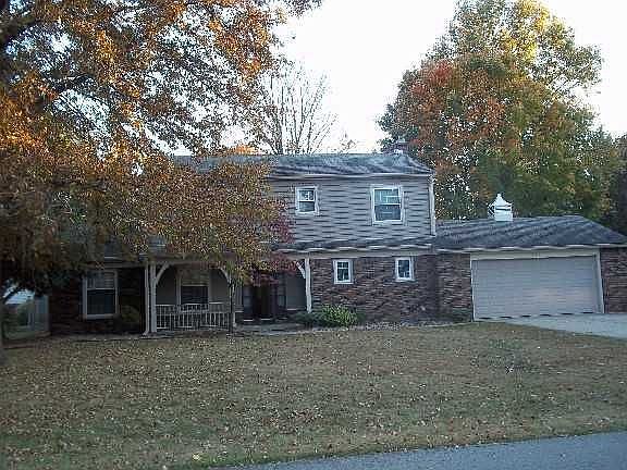 1st image of 1805 Oakwood Dr