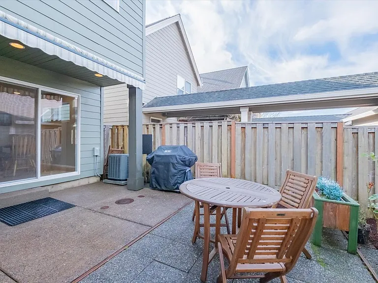 3519 SE Quayside St — Photo 42
