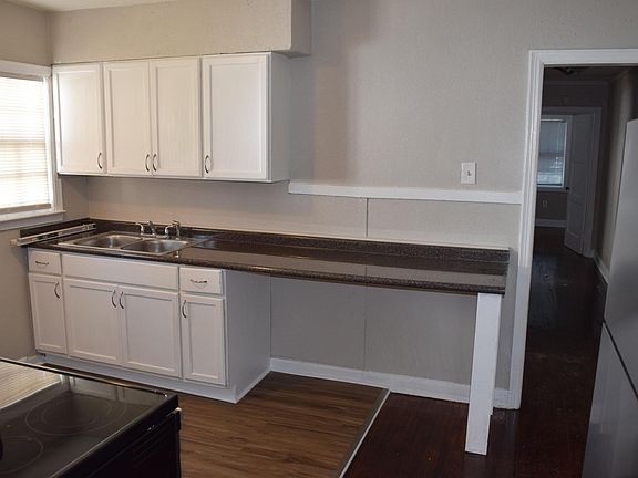 4th image of 3648 Marion Ave