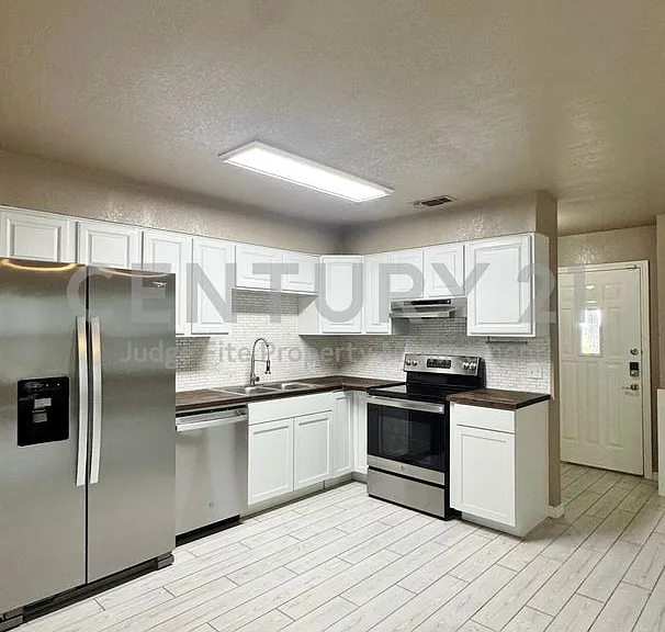 7001 Porthville Dr — Photo 5