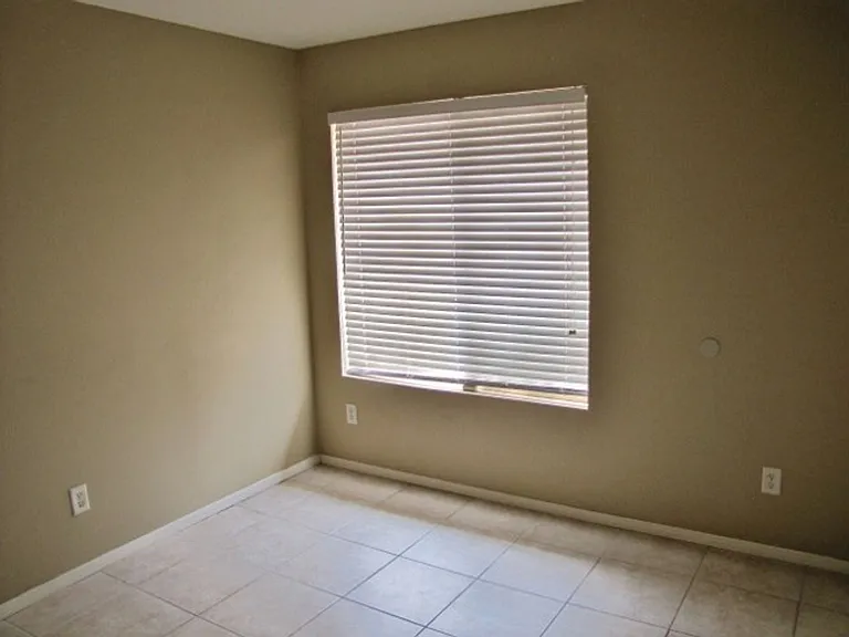 823 Plaza Encanto — Photo 13