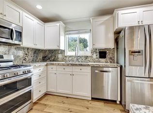 2420 S Artesia St, Santa Ana, CA 92704